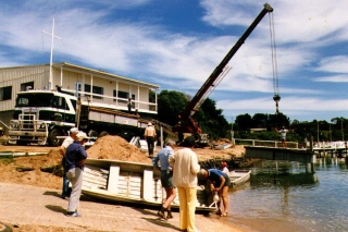 Preparing a dinghy to accompany a pontoon